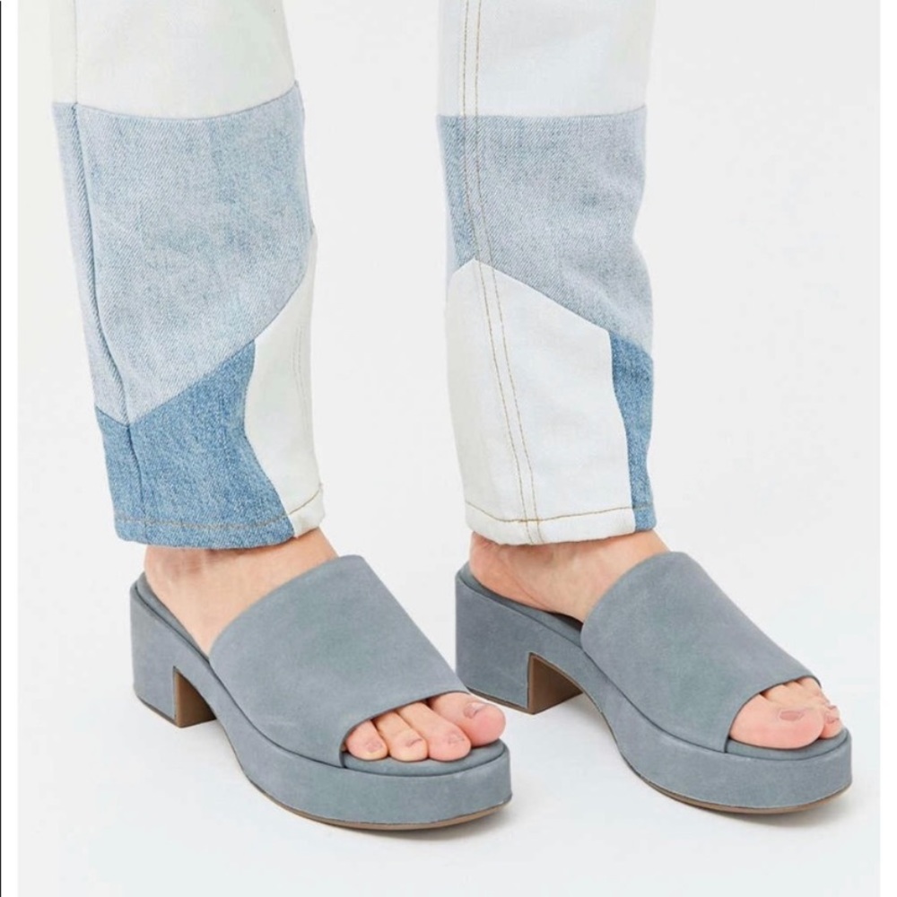 Seychelles Gray Platform Sandals